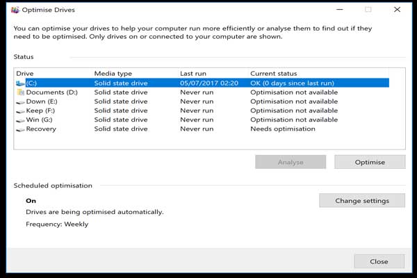 Close up screen dump of windows defrag showing one drive defragged and all others not touched